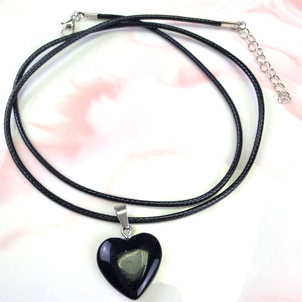 Natural Stone Heart Pendant Necklace​